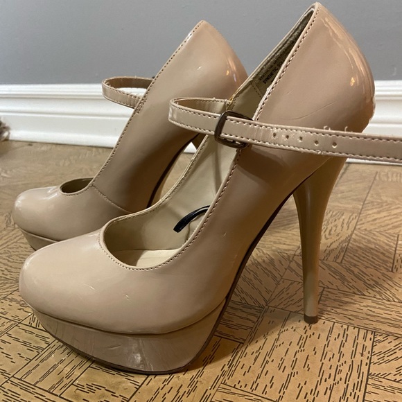 BEAUTIFUL HIGH HEEL SHOES FOR SALE - Picture 2 of 5